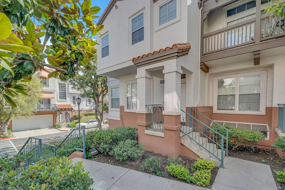 Building Photo - 2850 Ballesteros Ln