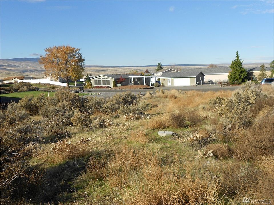 2nd image of 315 Buttercup Ln SW