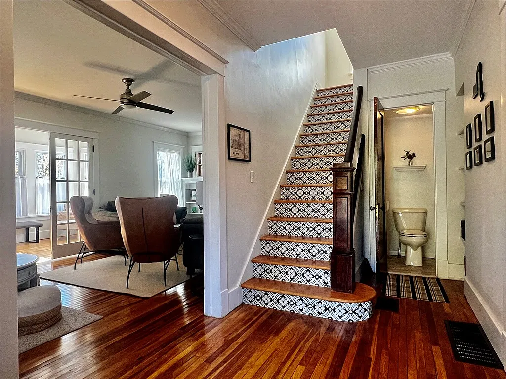3 bed, 1.5 bath, 2232 sqft, $1,850 — Photo 2