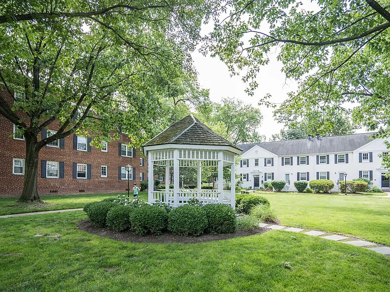 Gazebo in courtyard provides gathering spot!