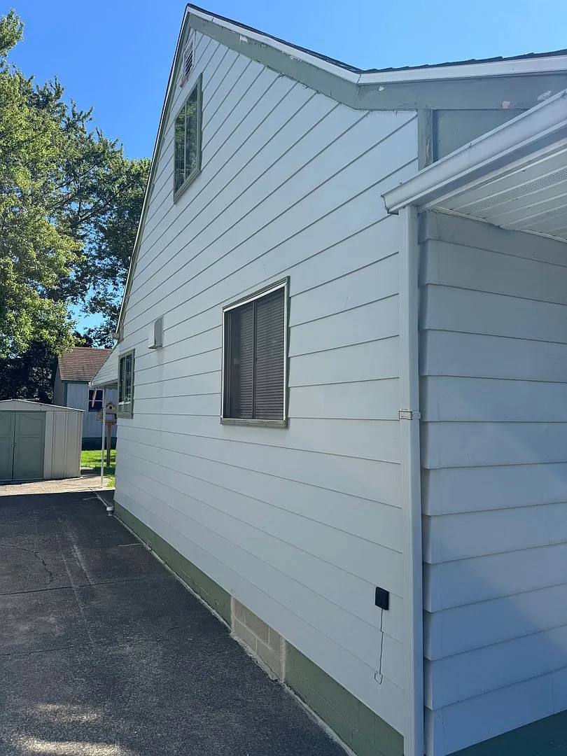 3 bedroom 1 bath single family home — Photo 2