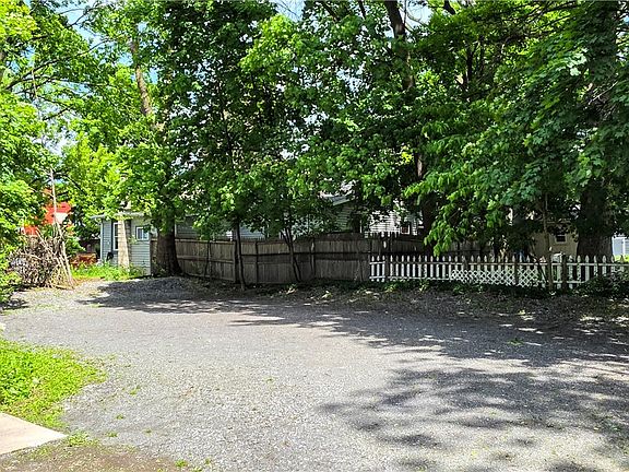 4th image of 411 N Tioga St