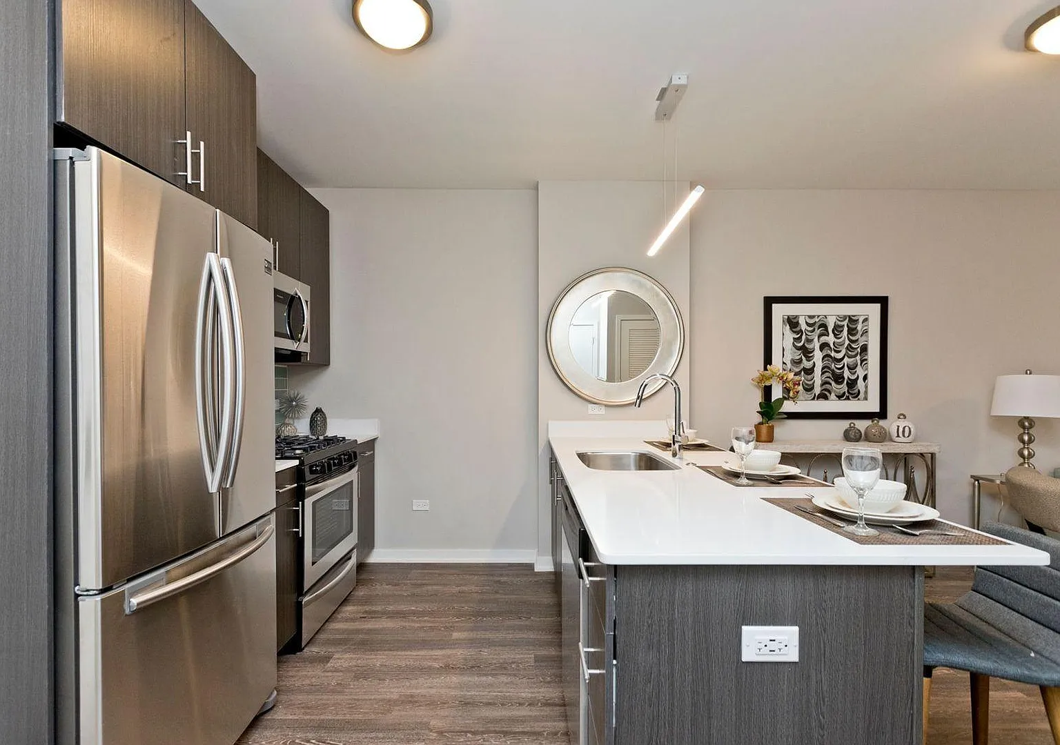1554 N North Park Ave — Photo 3