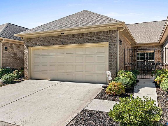 2nd image of 150 Lake Pointe Dr