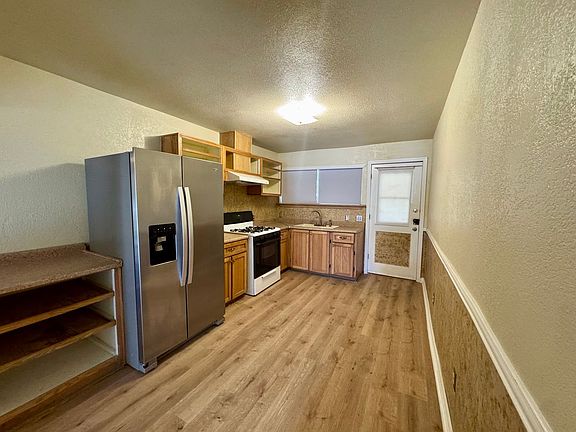 3rd image of 226 E Malone Ave