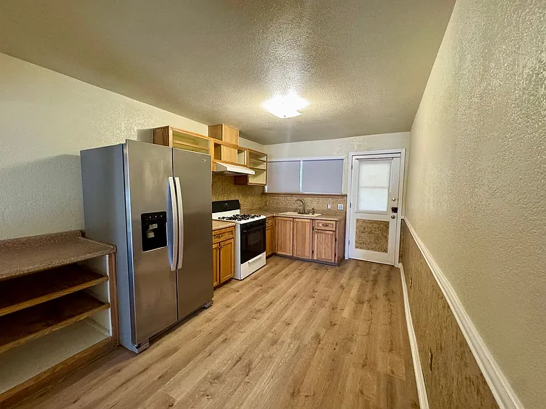 226 E Malone Ave — Photo 3