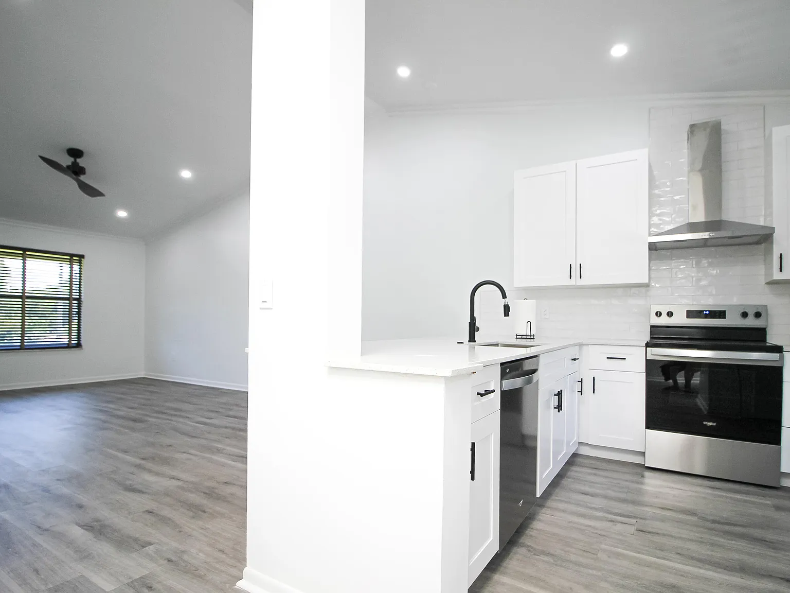 3 bed, 2.0 bath, 1300 sqft, $2,750 — Photo 2