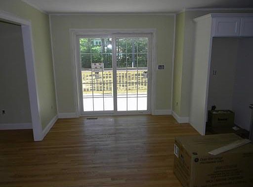 4th image of 2 East St
