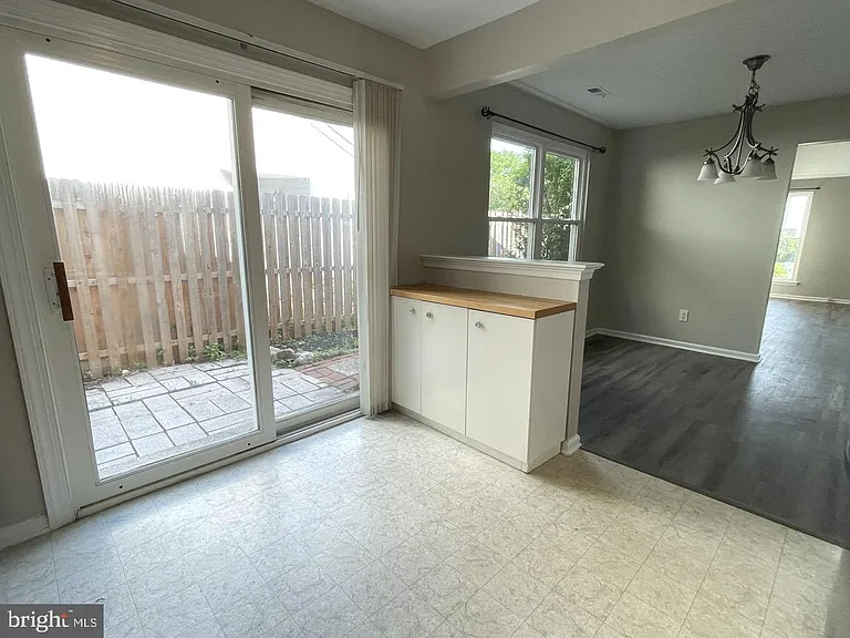 294 Woods Edge Pl — Photo 17