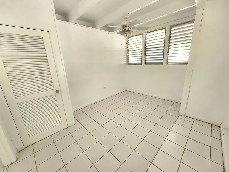 40 Ruby Byu — Photo 15
