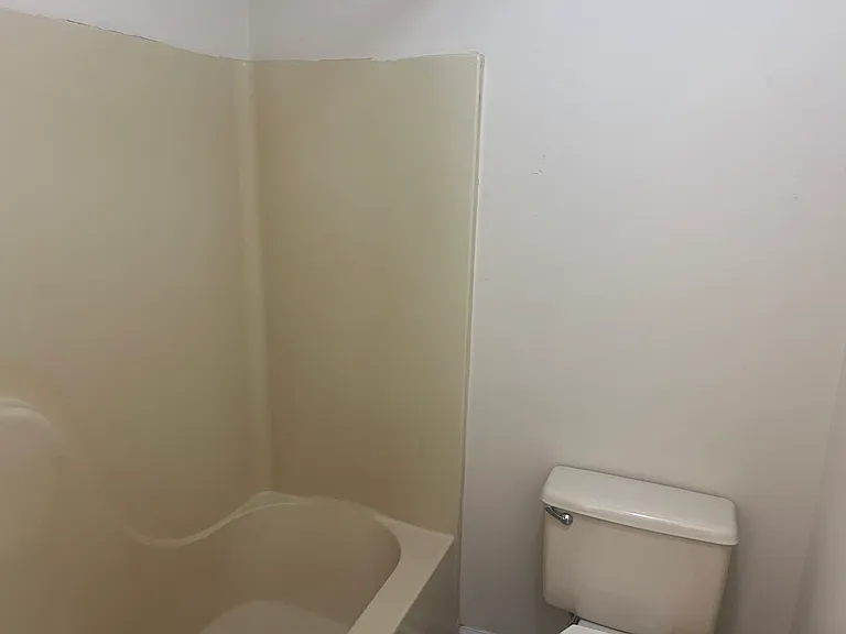 3260 Spring Hollow Ave #5 — Photo 16