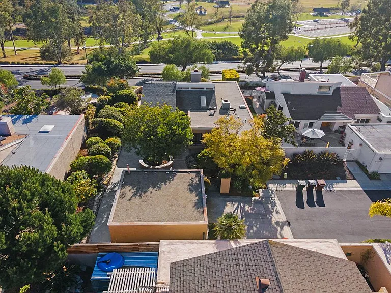 24232 Tahoe Ct — Photo 37