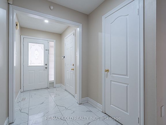 3rd image of 25 Golden Eagle Rd