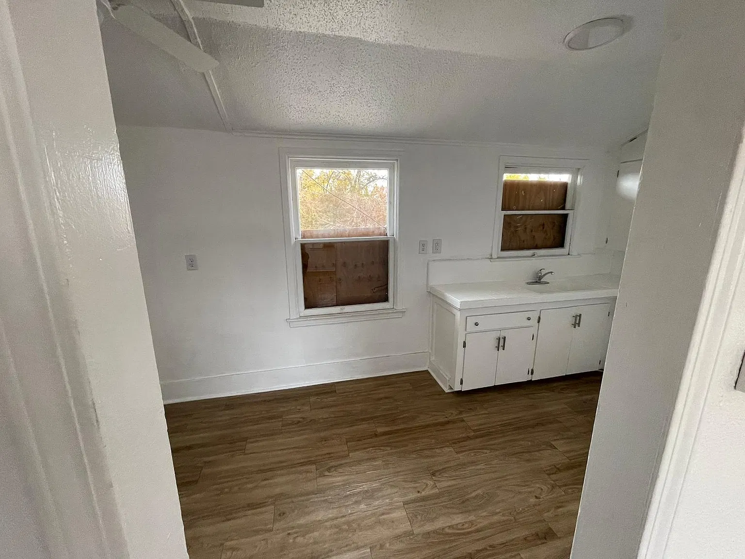 147 Arvin St — Photo 3