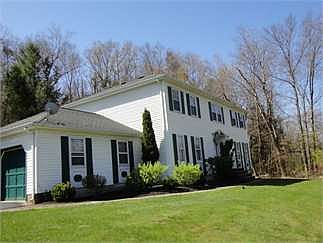 1st image of 24 Stratfordshire Dr
