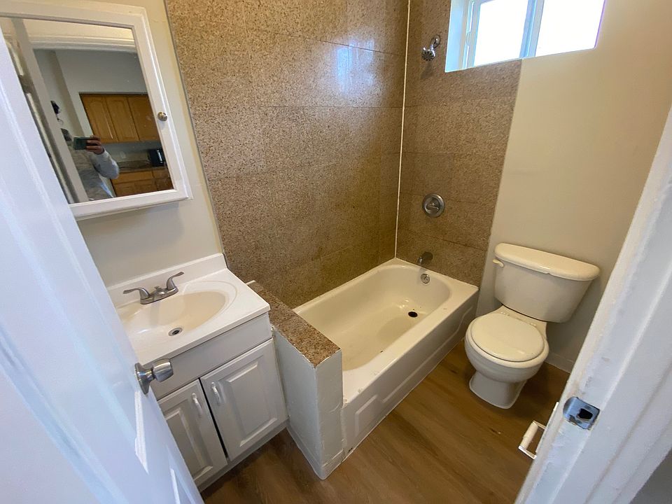 2nd image of 620 Eddy St APT 34