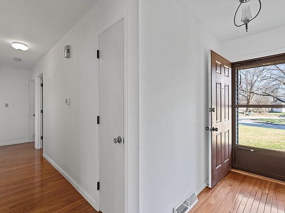 4th image of 24466 Lynn Way Ct