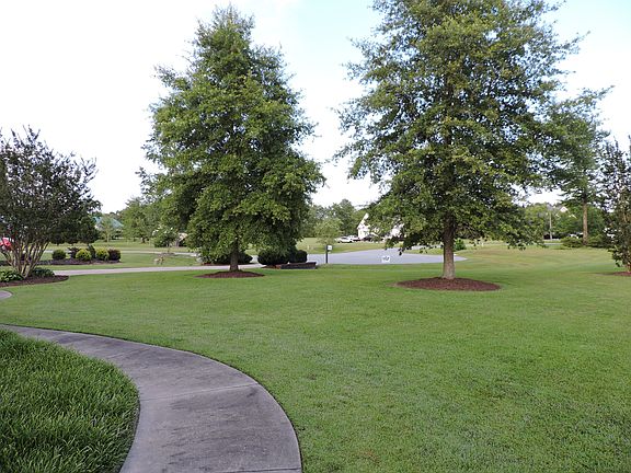 5th image of 904 Sunnyfield Dr