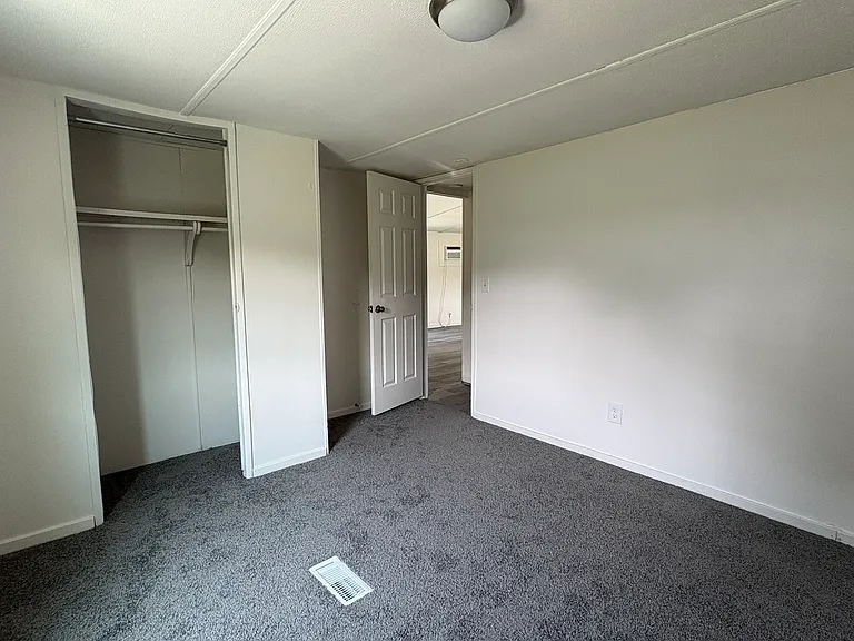 324 S Meridian Rd — Photo 6
