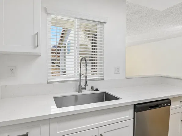 Tierra at Creekside Classic Charm, Fresh Interiors | Renovated 2-Bedroom Homes in Santee