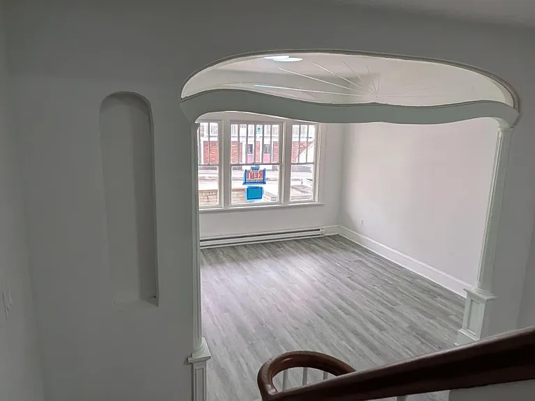 307 W Centre St — Photo 15
