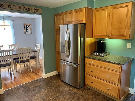 5th image of 20 Indian Orchard Ln