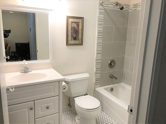4th image of 1945 Washington St APT 307