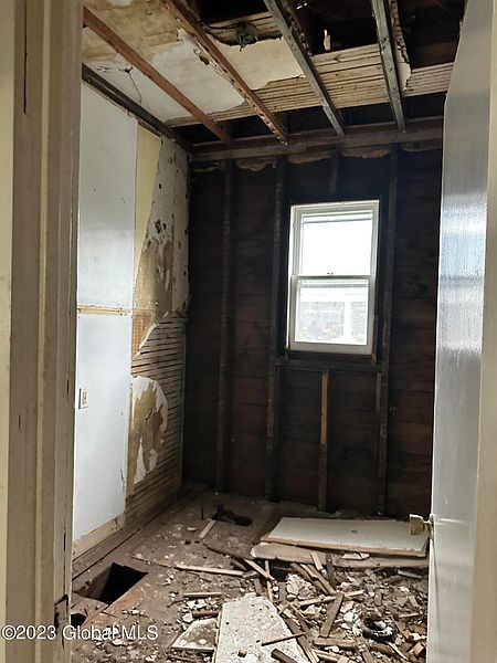 3rd image of 6 Alexander Street