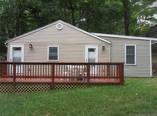 70 Chain Trl, Southbury, CT 06488