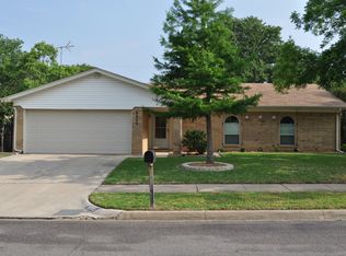 6540 Riddle Dr, North Richland Hills, TX 76182