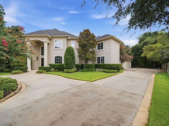 3rd image of 4931 Rose Canyon Ln