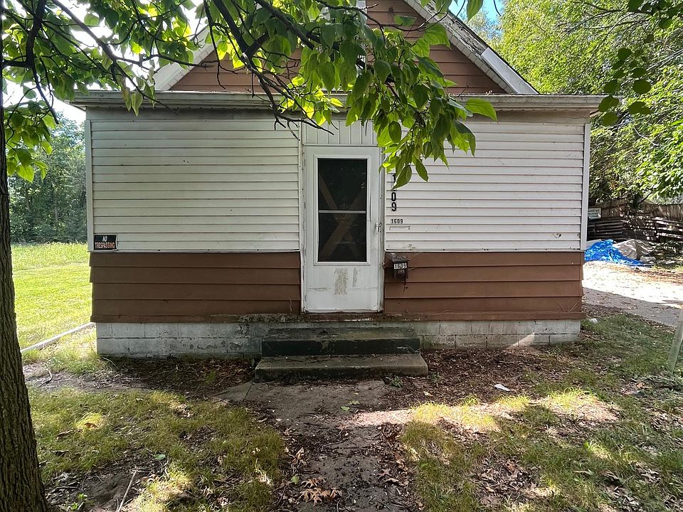 2nd image of 1609 S Charles St
