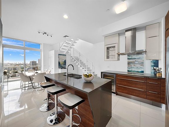 2nd image of 601 NE 27th St #1902