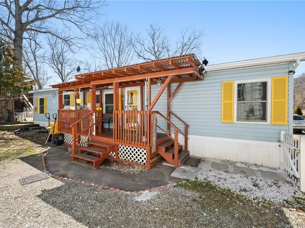 607-607B Boswell Ave, Norwich, CT 06360