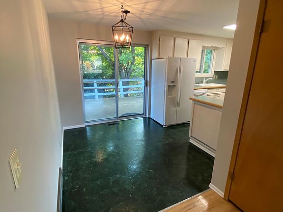 Dining nook and deck access