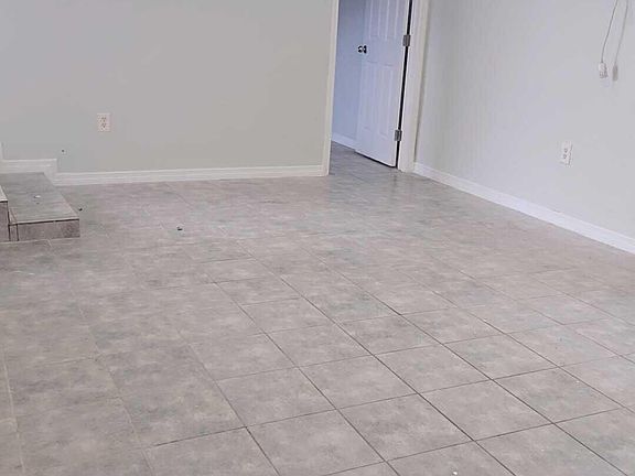 3rd image of 621 NW 5th Ave APT 4