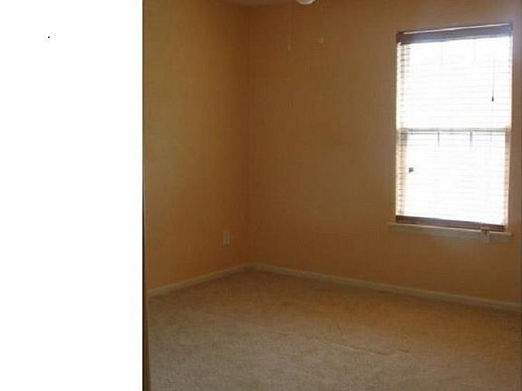 3rd image of 115 Grant Ct