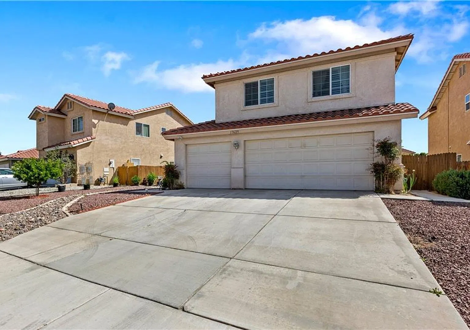 Charming 6 bedroom | 3 Bathroom — Photo 2