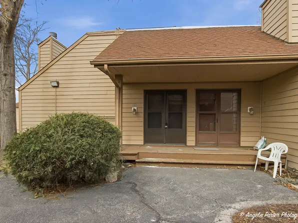 3357 Beacon St Unit 23, North Chicago, IL 60064