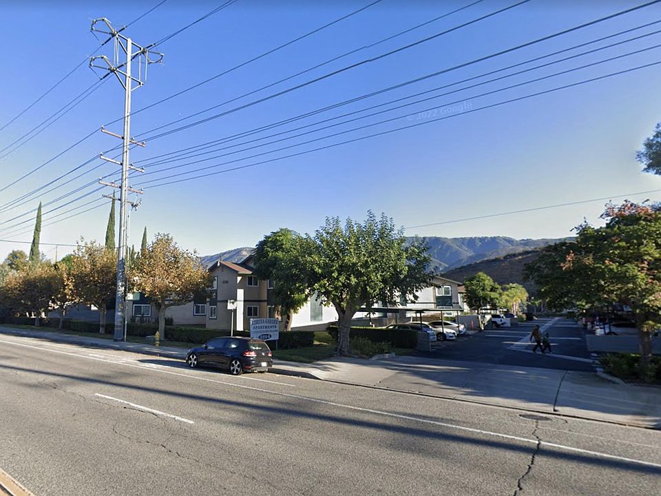 1st image of 2294 Kendall Dr #D4