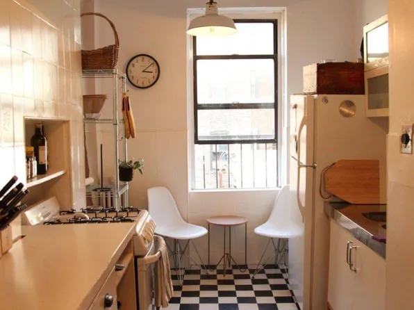 349 Bedford Avenue image 7 of 7