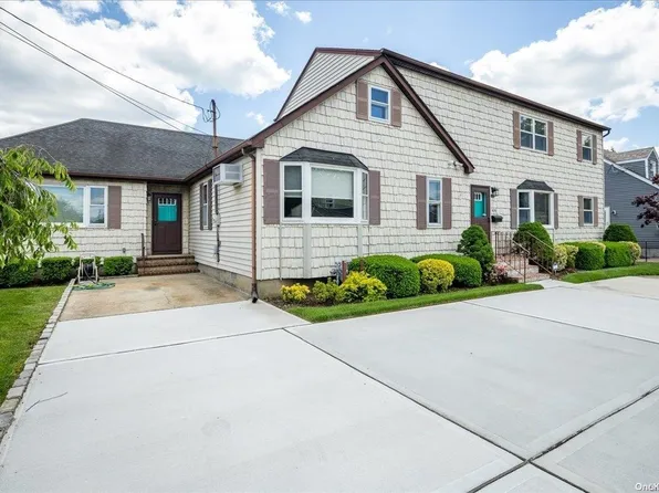 1050 Braxton Street, Uniondale, NY 11553