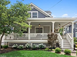 216 W Madison Ave, Wheaton, IL 60187