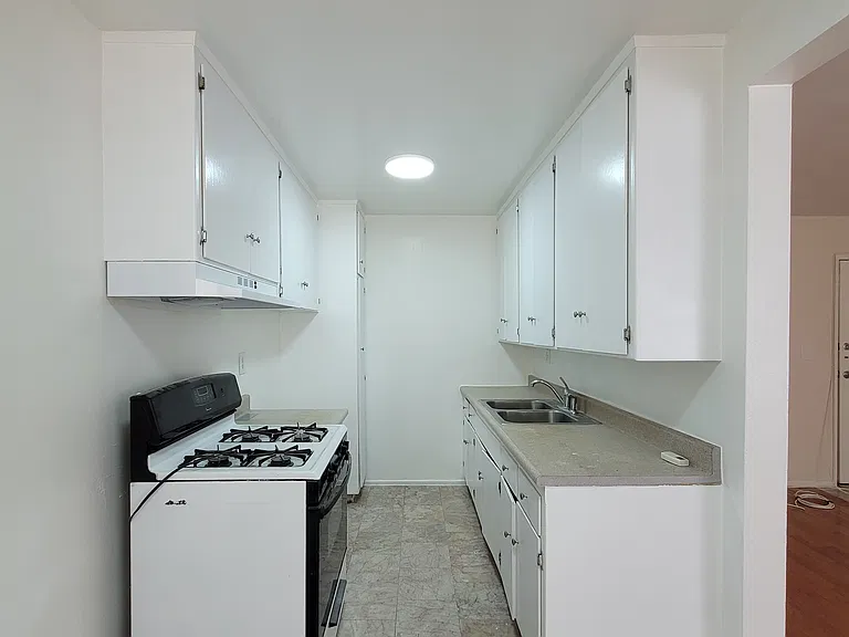 The Alexa Apartments — Photo 4