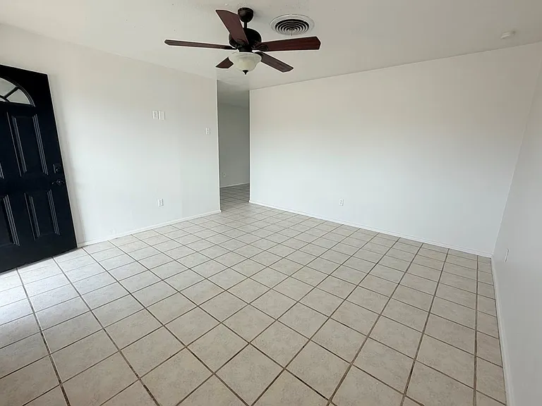1804 Cord St — Photo 3