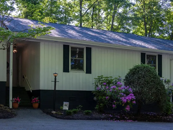 157 Woodland Dr, Daniels, WV 25832