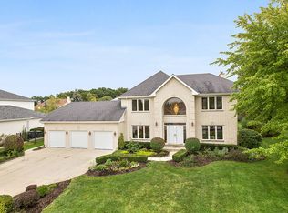 1535 Windy Hill Dr, Northbrook, IL 60062