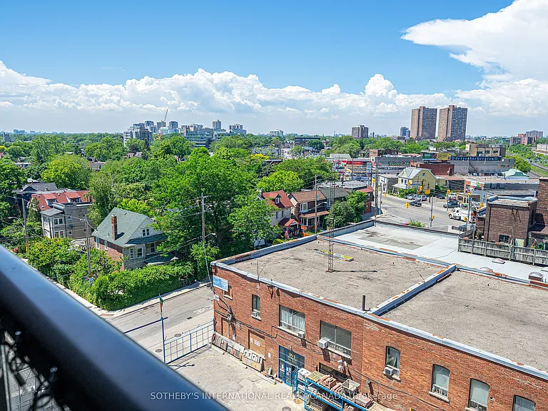 383 Sorauren Ave #807 — Photo 15