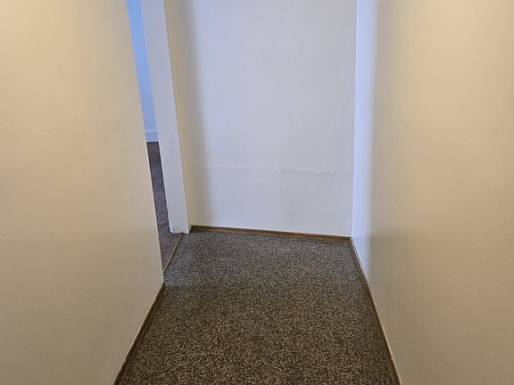 Entrance hallway/mudroom.