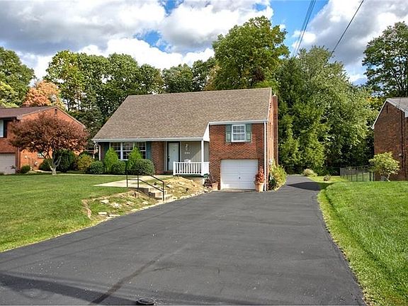 3rd image of 294 Hillcrest Dr